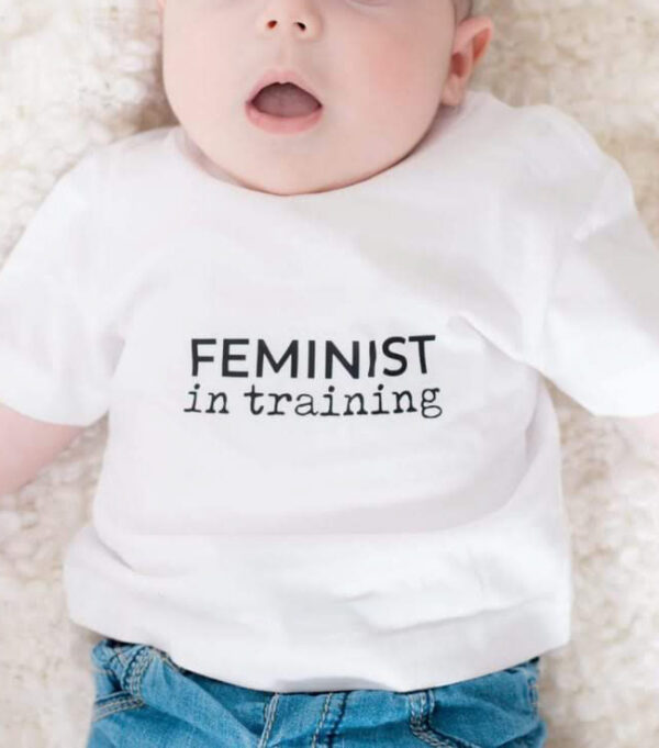 T-shirt "FEMINIST in Training" - Image 5
